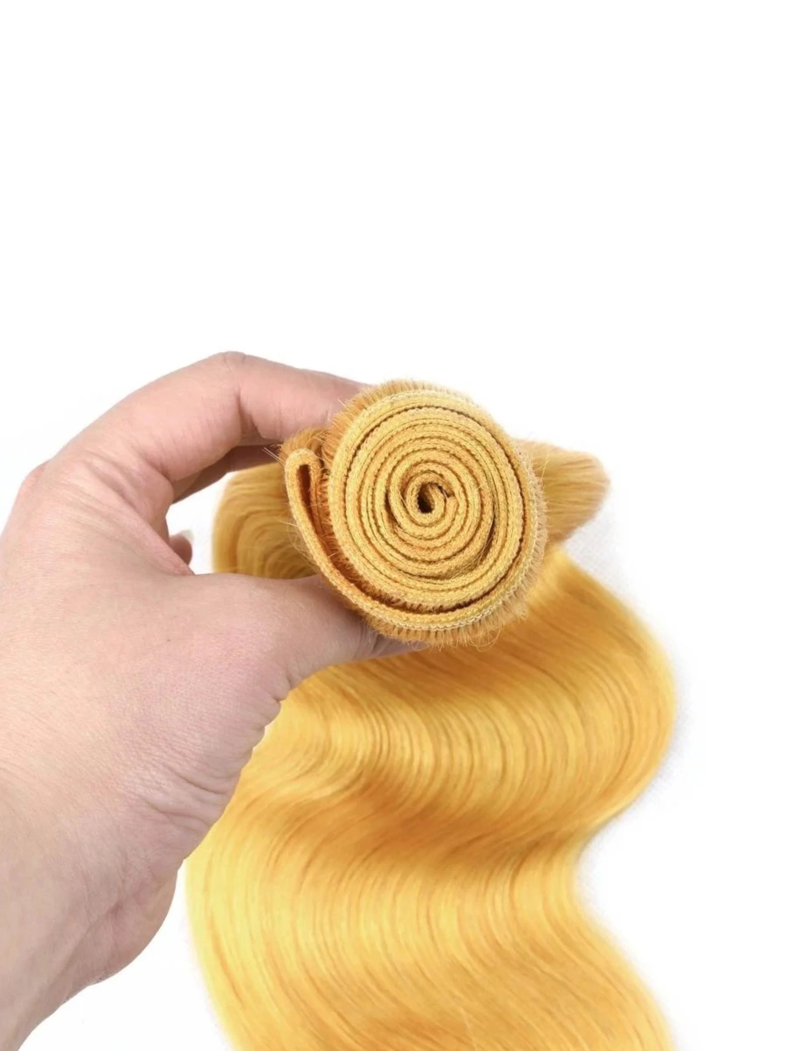 Tissage Body Wave Jaune