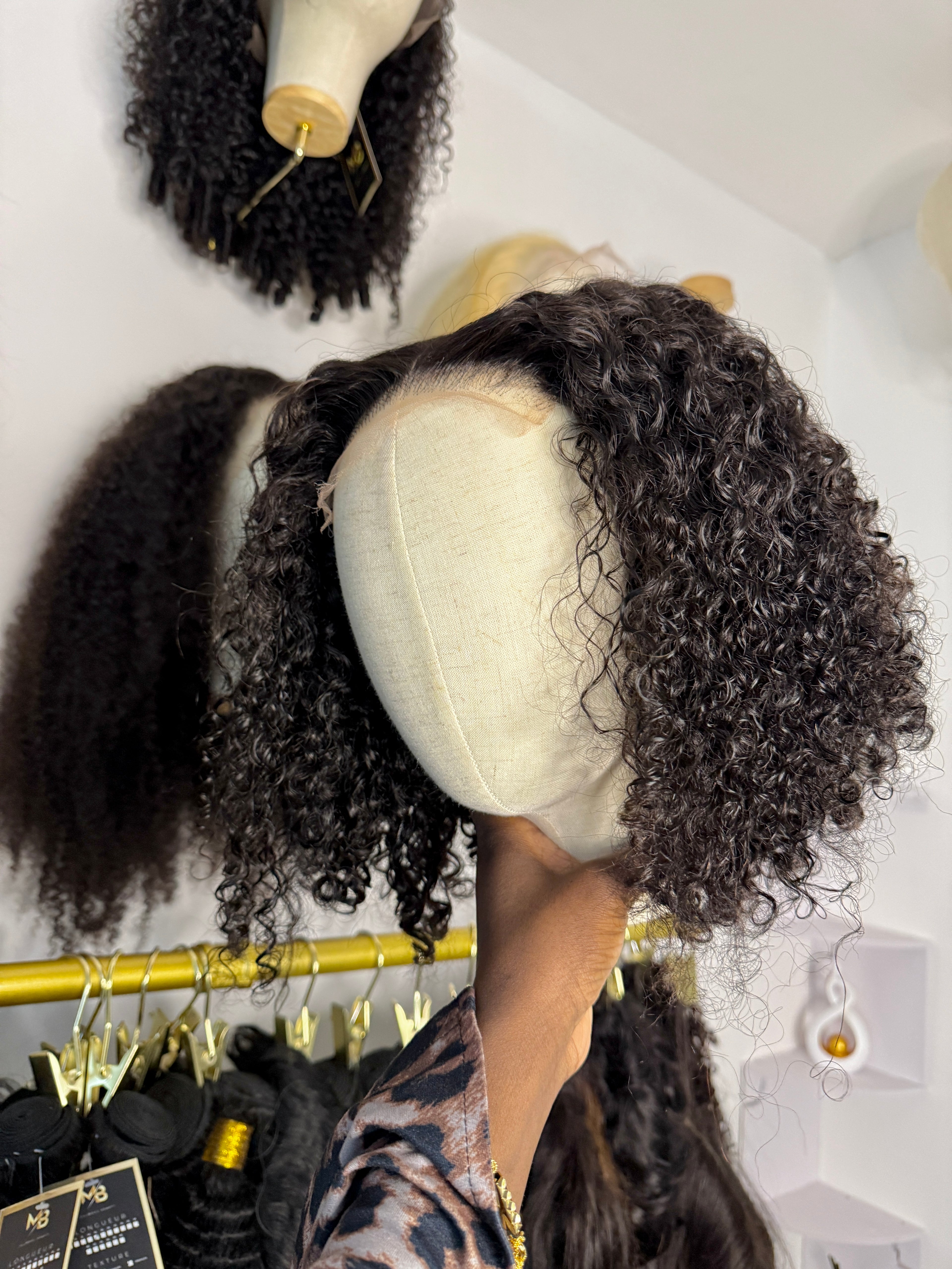 Perruque Kinky Curly Noir Naturel | Majogra Beauty