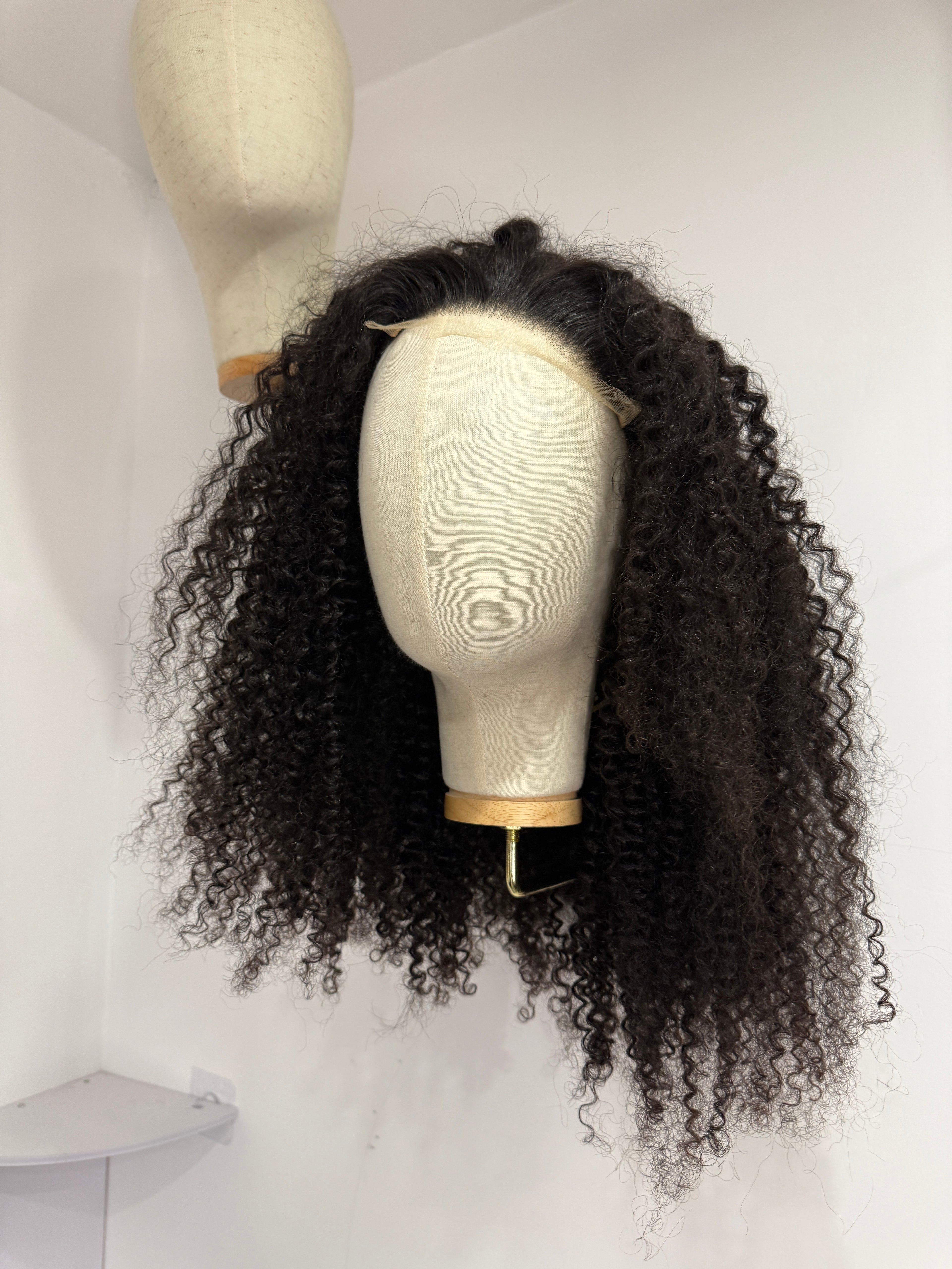 Perruque Jerry Curly Noir Naturel | Majogra Beauty