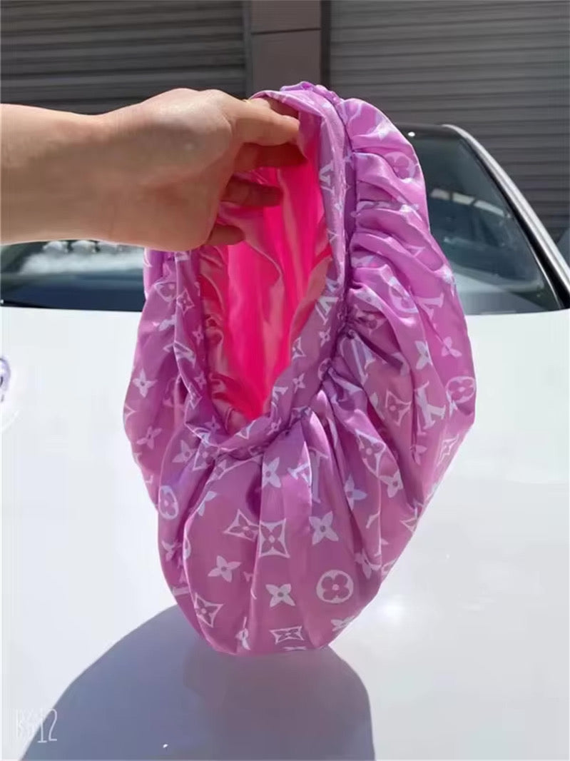 Bonnet en Satin LV